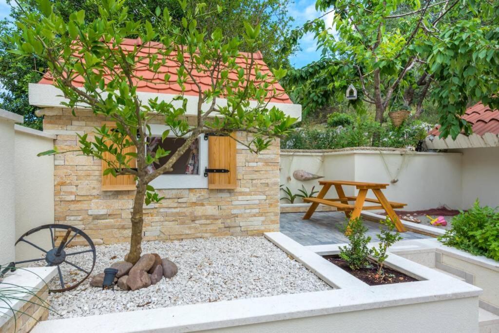 Villa Lipovac Trogir Exterior photo